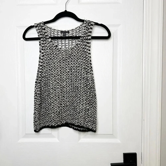 EILEEN FISHER Size XS Tufted Cotton Twist Black White Jewel Neck Crop Shell - Picture 2 of 8